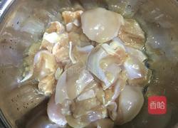 嫩滑香菇蒸鸡腿肉的做法图解2