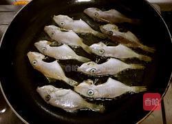 椒盐香煎马面鱼的做法图解3