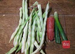 火腿肠炒扁豆的做法图解1