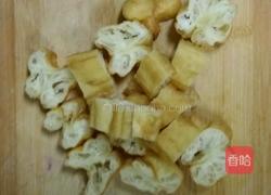 木耳炒油条的做法图解2