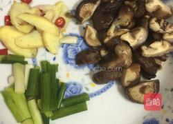 香菇滑鸡的做法图解2