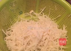 家常炒凉薯丝的做法图解1