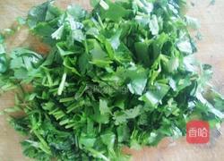 香菜炒鸡蛋的做法图解2