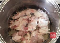 花生黄豆猪脚汤的做法图解4