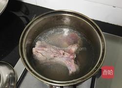 红萝卜马蹄玉米汤的做法图解2