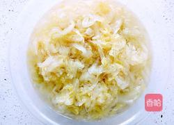 酸菜炒粉的做法图解2