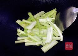 清炒芹菜香肠的做法图解6