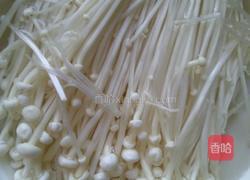 金针菇炒鸡蛋的做法图解1