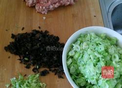 酱肉豆角包子的做法图解2
