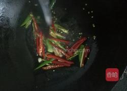 香菇炒鸡肉的做法图解4