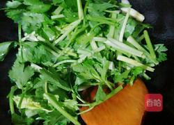 香芹炒鱿鱼的做法图解4
