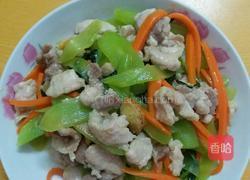 胡萝卜莴笋炒瘦肉的做法图解8