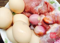 瘦肉煎鸡蛋的做法图解1