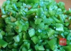 青椒炒咸蛋的做法图解3