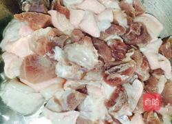 山药玉米炖肘子的做法图解1