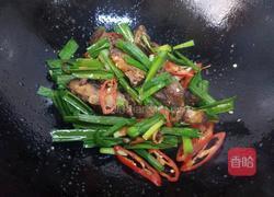 蒜苗炒腊鱼块的做法图解8