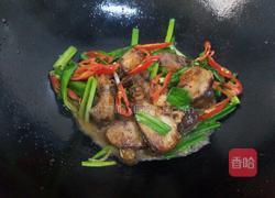 蒜苗炒腊鱼块的做法图解9