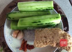 黄瓜炒肉卷的做法图解1