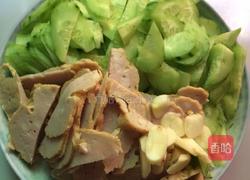 黄瓜炒肉卷的做法图解2