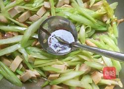 芹菜炒豆干的做法图解6