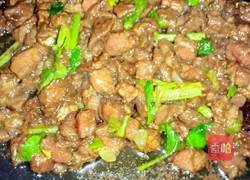 豌豆酱肉丁米粉的做法图解1