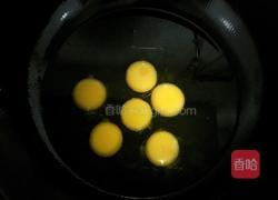韭菜鸡蛋虾仁水饺的做法图解6