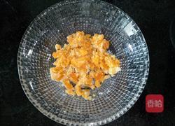 咸蛋黄炒玉米的做法图解3