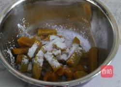 蛋黄焗南瓜的做法图解4