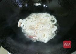 青红椒炒鱿鱼的做法图解3
