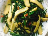 韭菜苔炒白干