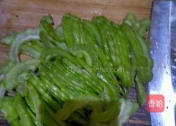 花肉豆豉焖苦瓜的做法图解2