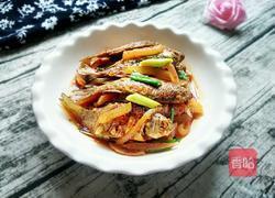 小鲫鱼焖萝卜的做法图解10