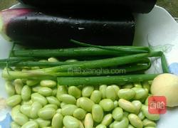 青豆烧茄子的做法图解1