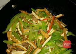 芹菜炒豆干的做法图解8