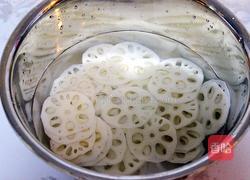 凉拌藕片的做法图解1
