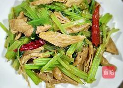 芹菜炒肥肠的做法图解5