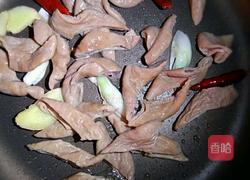 芹菜炒肥肠的做法图解3