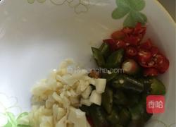 酸辣绿豆芽的做法图解1