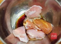 洋葱炒肉的做法图解2