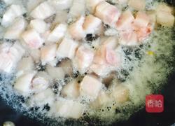 鹌鹑蛋红烧肉的做法图解1