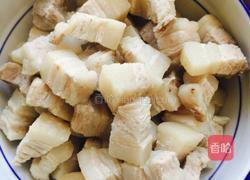 鹌鹑蛋红烧肉的做法图解3