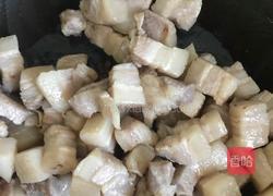 鹌鹑蛋红烧肉的做法图解6