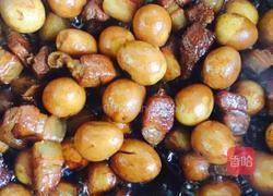 鹌鹑蛋红烧肉的做法图解12