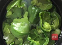 青椒馅饺子的做法图解3