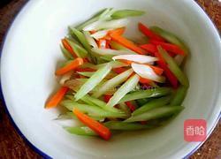 西芹炒腰果的做法图解10