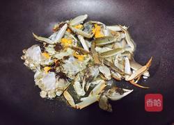 姜葱炒大闸蟹的做法图解6