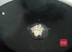 黄花菜腐竹炒木耳的做法图解6