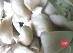 平菇炒鸡蛋的做法图解2