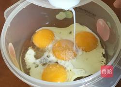 火龙果蛋糕卷的做法图解5
