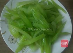 芹菜炒豆干的做法图解3